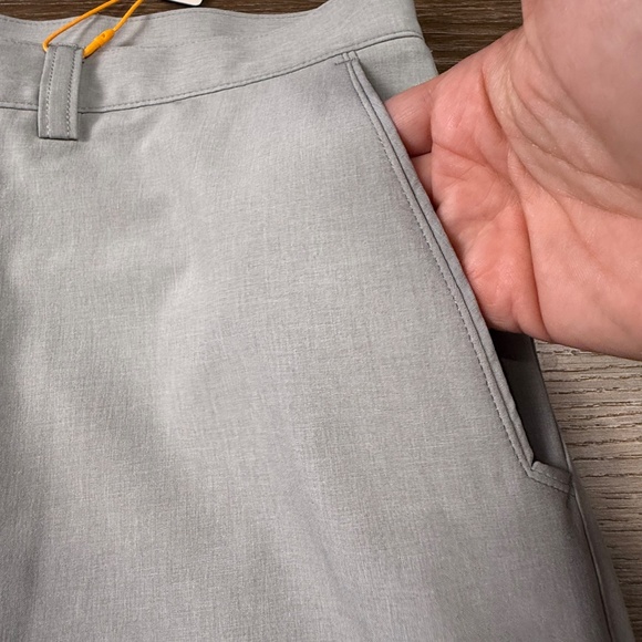 Peter Millar Men's Shackleford Performance Hybrid Shorts NWT Sz 44 Gray Golf - Picture 8 of 16